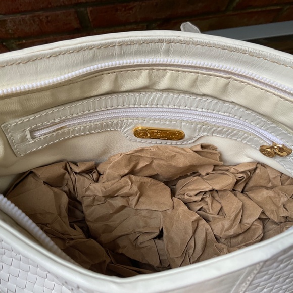 Fendi Vintage Crossbody Purse - Picture 4 of 9